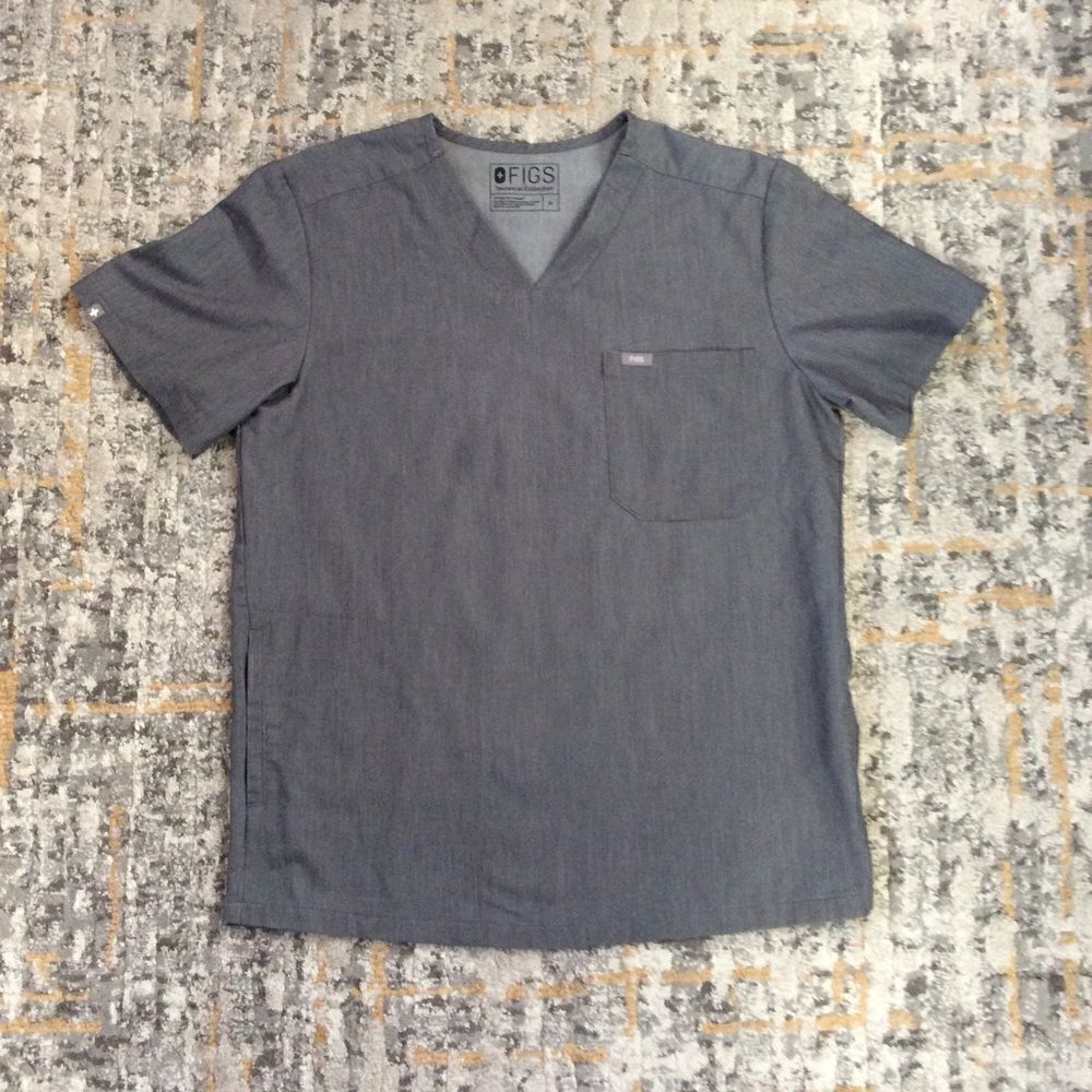 FIGS TECHNICAL COLLECTION 2POCKET SCRUB TOP! EUC!